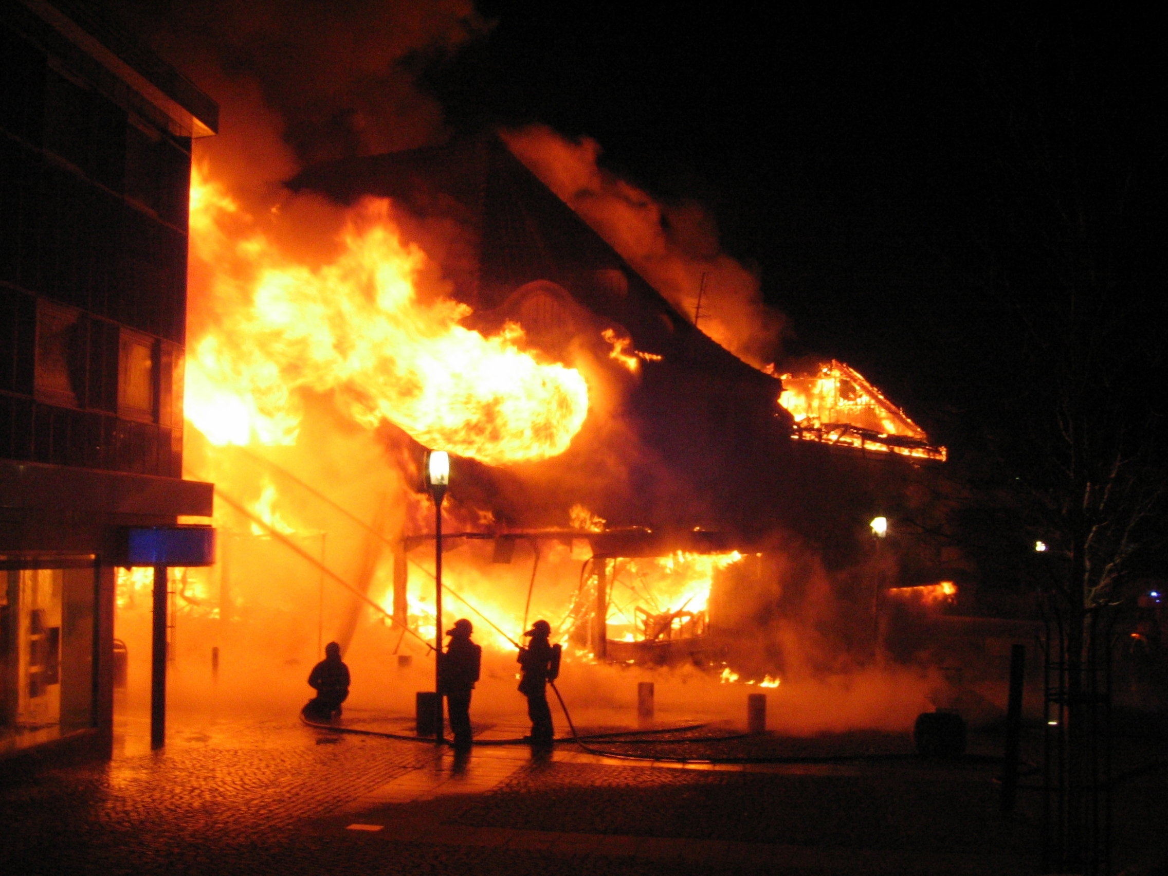 building burning trapped ablaze au